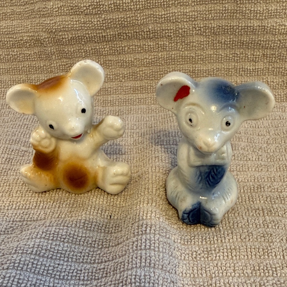 Vintage porcelain Mouse Figurines Set. Made in Japan